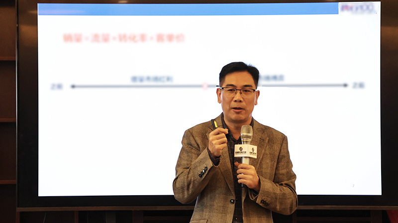 4Y7A1203.jpg 4Y7A1203.jpg